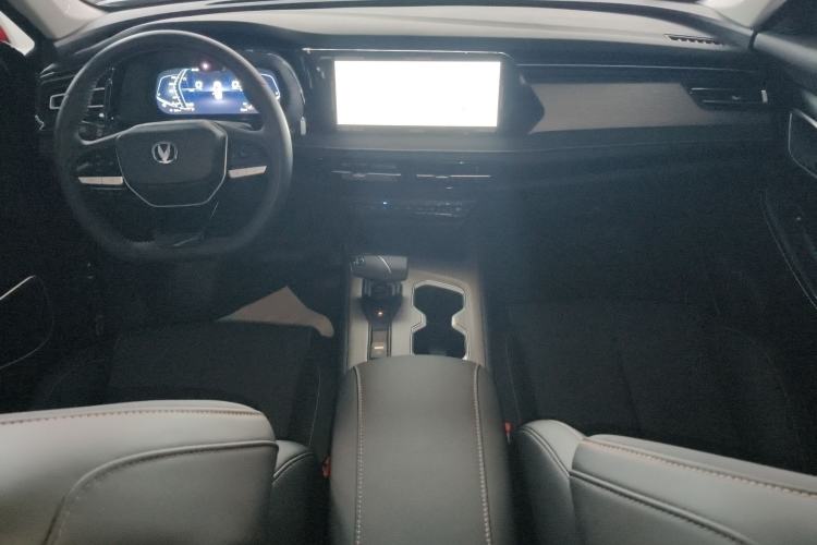 Used CHANGAN X7 PLUS 2024 1.5T Automatic Luxury 7-Seater Center Console