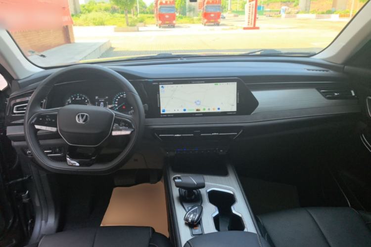 Used CHANGAN X7 PLUS 2024 1.5T Automatic Smart Enjoyment 5-Seater Center Console