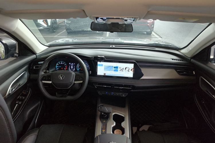 Used CHANGAN X7 PLUS 2024 1.5T Automatic Smart Enjoyment 5-Seater Center Console
