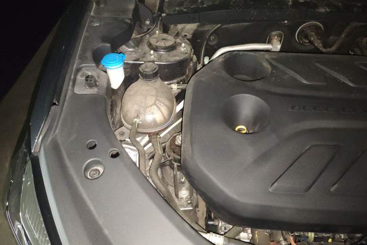 Used CHANGAN X7 PLUS 2024 1.5T Automatic Prestige 7-Seater Engine Bay Right