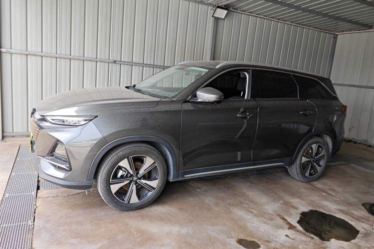 Used CHANGAN X7 PLUS 2024 1.5T Automatic Luxury 7-Seater Exterior 3