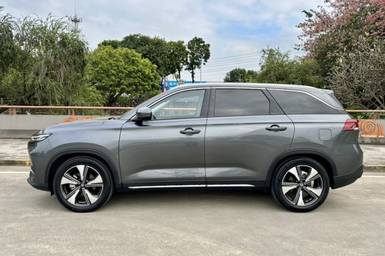 Used CHANGAN X7 PLUS 2024 1.5T Automatic Luxury 7-Seater Exterior 3