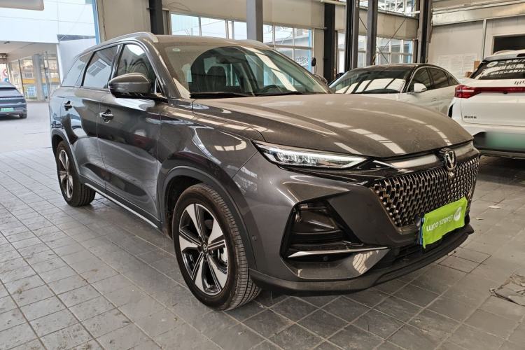 Used CHANGAN X7 PLUS 2024 1.5T Automatic Luxury 7-Seater Front Right 45 Deg