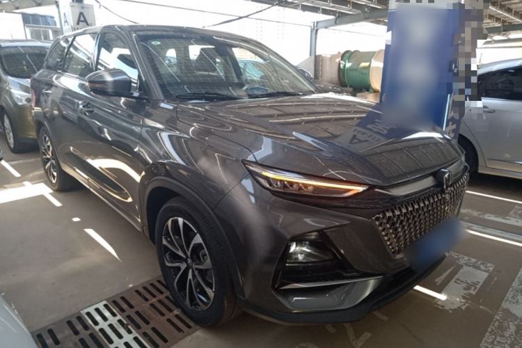 Used CHANGAN X7 PLUS 2024 1.5T Automatic Prestige 7-Seater Front Right 45 Deg