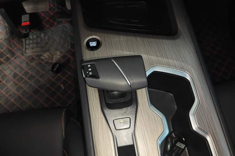 Used CHANGAN X7 PLUS 2024 1.5T Automatic Luxury 7-Seater Gear Lever