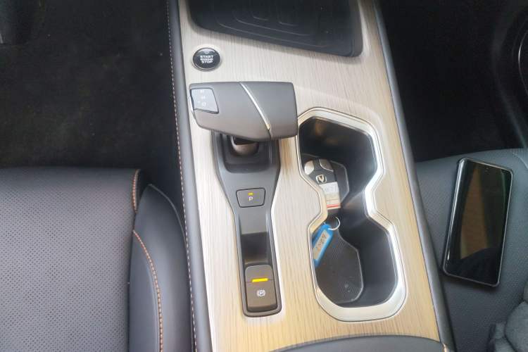 Used CHANGAN X7 PLUS 2024 1.5T Automatic Luxury 7-Seater Gear Lever