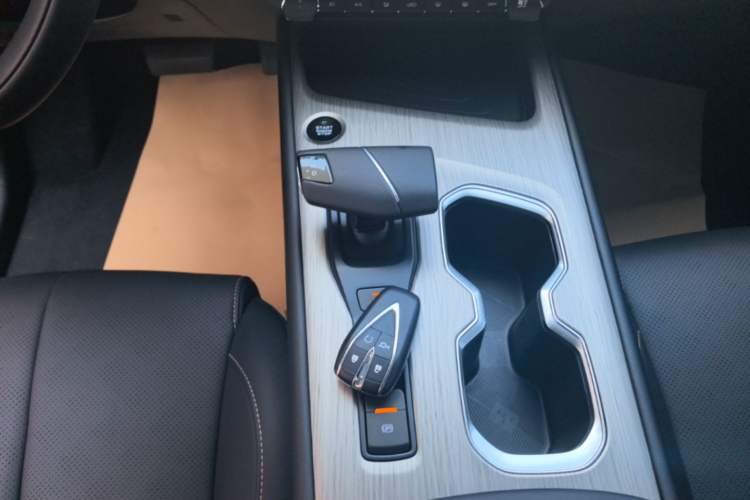 Used CHANGAN X7 PLUS 2024 1.5T Automatic Smart Enjoyment 5-Seater Gear Lever