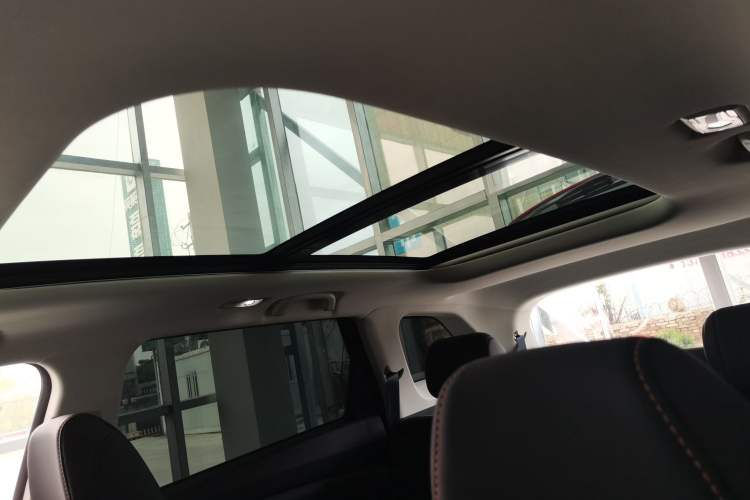 Used CHANGAN X7 PLUS 2024 1.5T Automatic Luxury 7-Seater Headliner