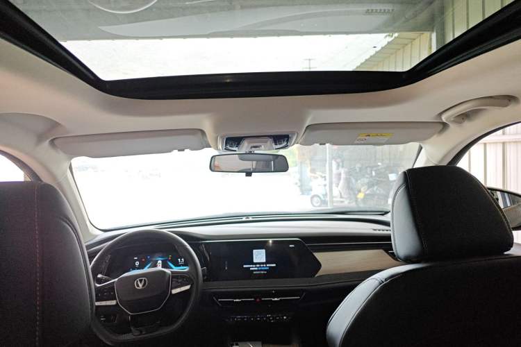 Used CHANGAN X7 PLUS 2024 1.5T Automatic Luxury 7-Seater Headliner