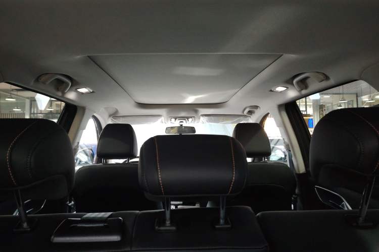 Used CHANGAN X7 PLUS 2024 1.5T Automatic Luxury 7-Seater Headliner