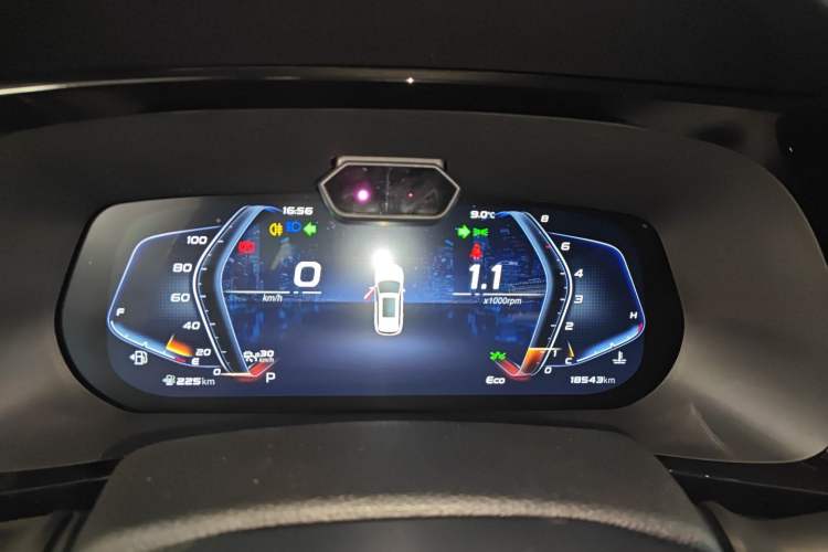 Used CHANGAN X7 PLUS 2024 1.5T Automatic Luxury 7-Seater Instrument Cluster
