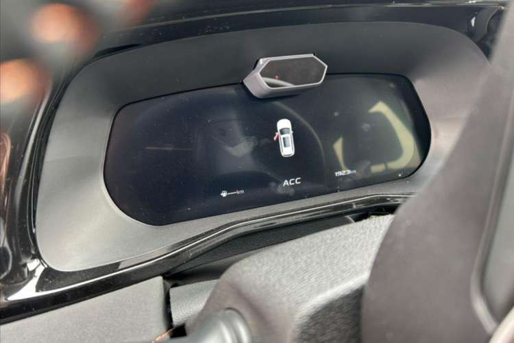 Used CHANGAN X7 PLUS 2024 1.5T Automatic Luxury 7-Seater Instrument Cluster