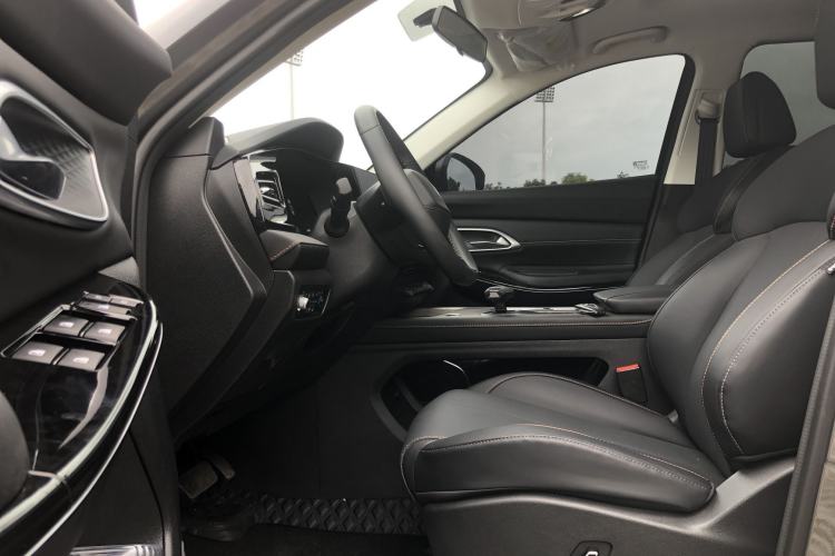 Used CHANGAN X7 PLUS 2024 1.5T Automatic Luxury 7-Seater Interior 1