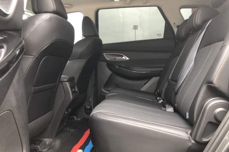 Used CHANGAN X7 PLUS 2024 1.5T Automatic Luxury 7-Seater Interior 2