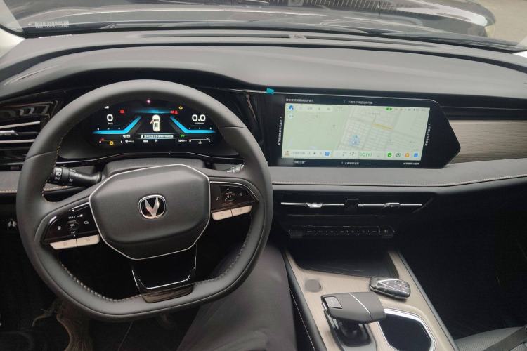 Used CHANGAN X7 PLUS 2024 1.5T Automatic Luxury 7-Seater Interior 2