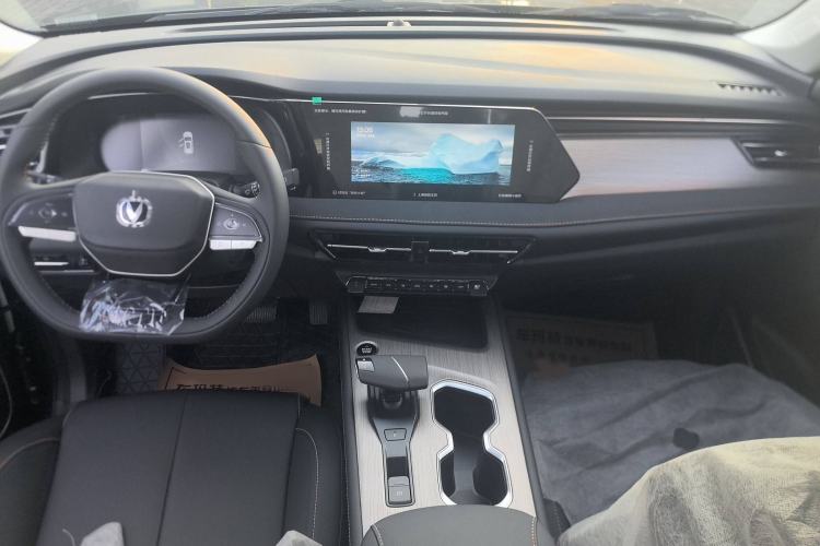 Used CHANGAN X7 PLUS 2024 1.5T Automatic Prestige 7-Seater Interior 3