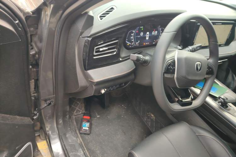 Used CHANGAN X7 PLUS 2024 1.5T Automatic Luxury 7-Seater Interior 3