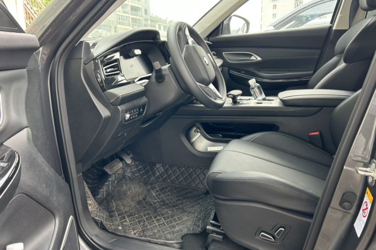 Used CHANGAN X7 PLUS 2024 1.5T Automatic Luxury 7-Seater Interior 4
