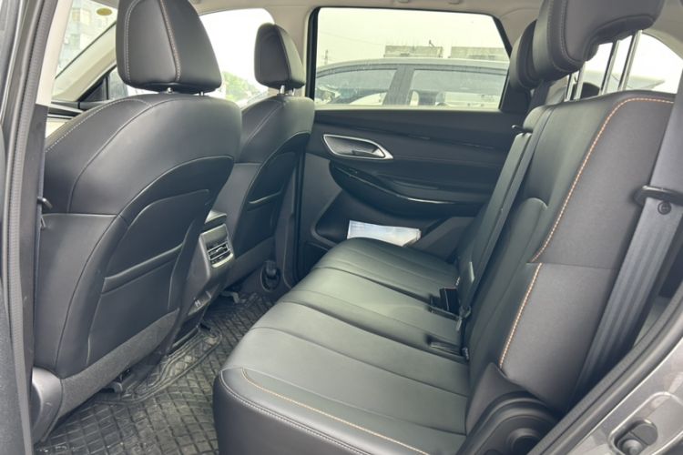 Used CHANGAN X7 PLUS 2024 1.5T Automatic Luxury 7-Seater Interior 5