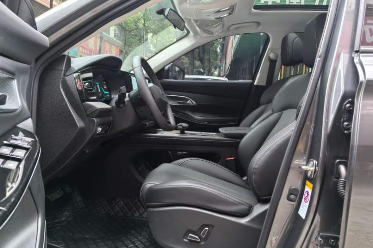 Used CHANGAN X7 PLUS 2024 1.5T Automatic Luxury 7-Seater Interior 7