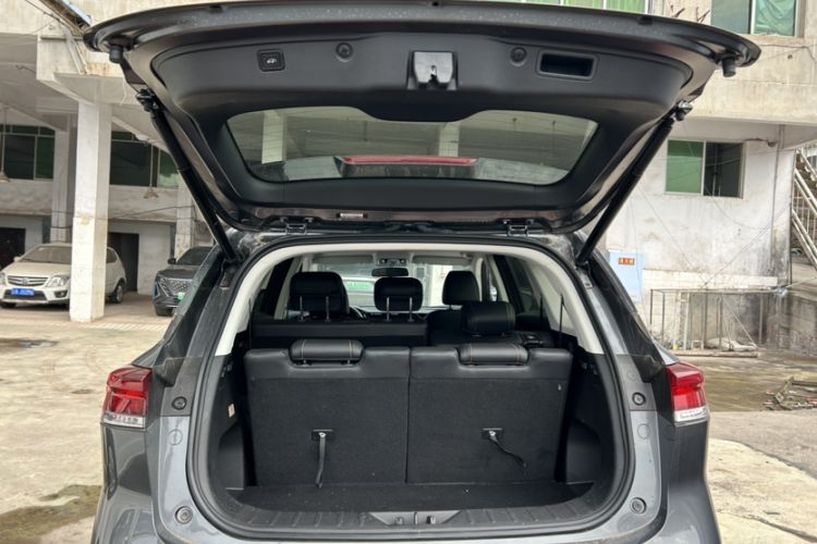 Used CHANGAN X7 PLUS 2024 1.5T Automatic Luxury 7-Seater Interior 8