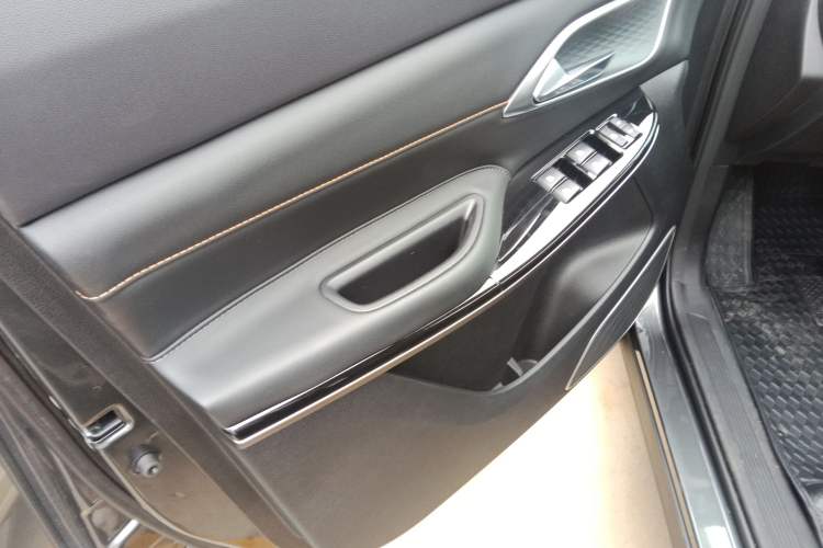 Used CHANGAN X7 PLUS 2024 1.5T Automatic Luxury 7-Seater Left Front Door Interior