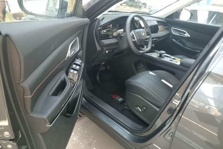 Used CHANGAN X7 PLUS 2024 1.5T Automatic Prestige 7-Seater Left Front Seat