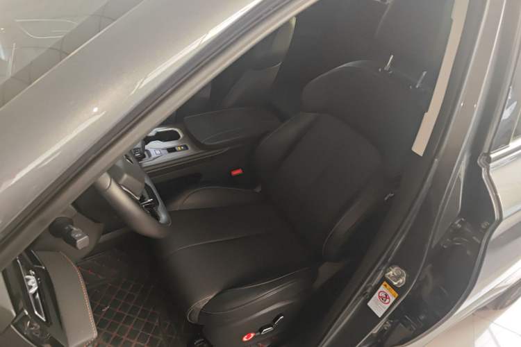 Used CHANGAN X7 PLUS 2024 1.5T Automatic Luxury 7-Seater Left Front Seat