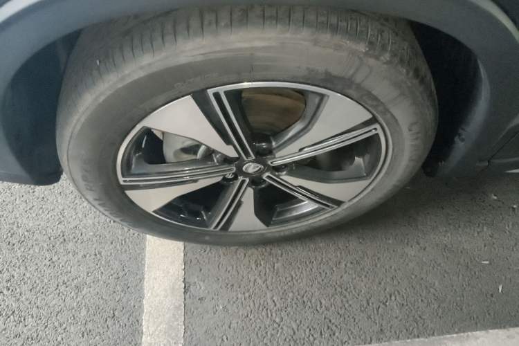 Used CHANGAN X7 PLUS 2024 1.5T Automatic Luxury 7-Seater Left Front Wheel Hub
