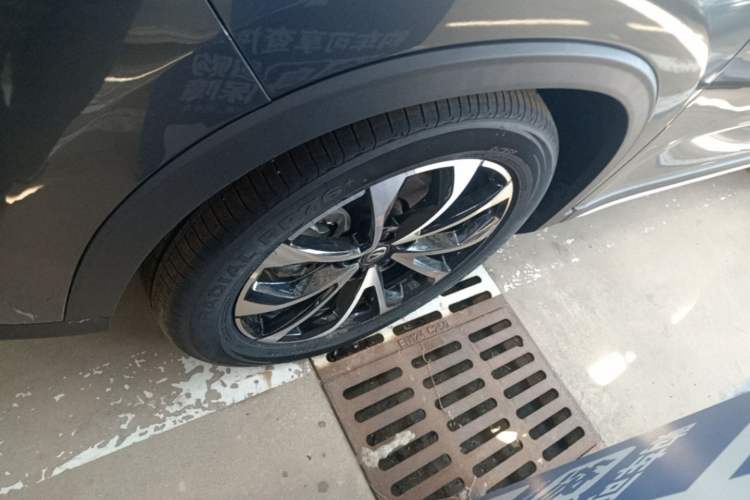Used CHANGAN X7 PLUS 2024 1.5T Automatic Prestige 7-Seater Left Front Wheel Hub