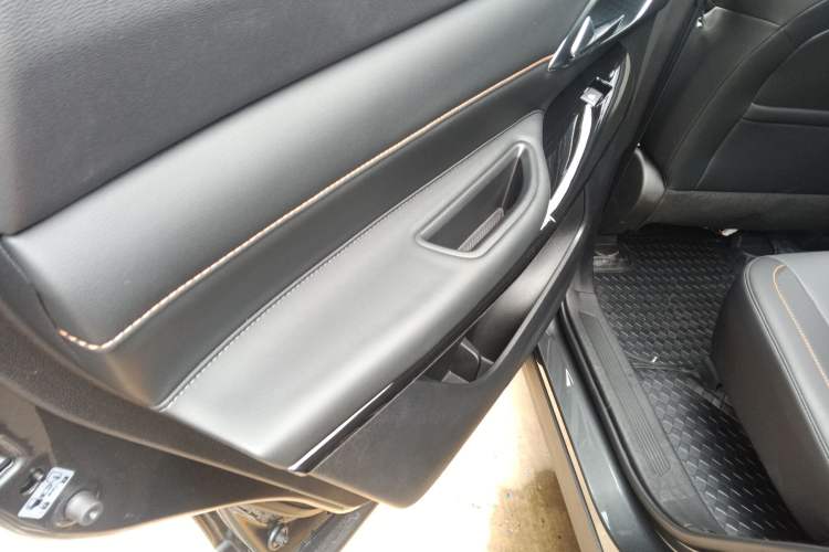 Used CHANGAN X7 PLUS 2024 1.5T Automatic Luxury 7-Seater Left Rear Door Interior