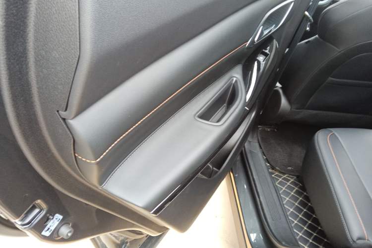 Used CHANGAN X7 PLUS 2024 1.5T Automatic Luxury 7-Seater Left Rear Door Interior