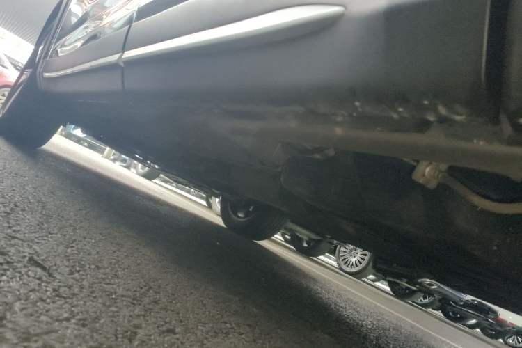 Used CHANGAN X7 PLUS 2024 1.5T Automatic Luxury 7-Seater Left Side Sill