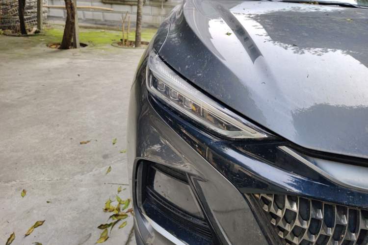 Used CHANGAN X7 PLUS 2024 1.5T Automatic Prestige 7-Seater Right Front Headlight