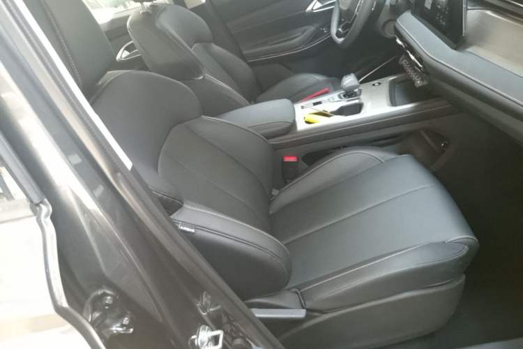 Used CHANGAN X7 PLUS 2024 1.5T Automatic Prestige 7-Seater Right Front Seat