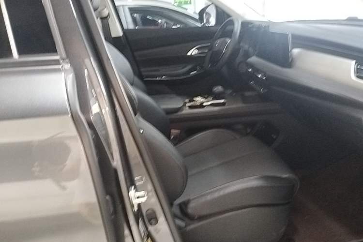 Used CHANGAN X7 PLUS 2024 1.5T Automatic Prestige 7-Seater Right Front Seat