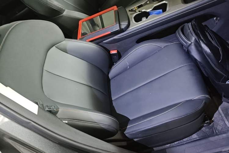 Used CHANGAN X7 PLUS 2024 1.5T Automatic Prestige 7-Seater Right Front Seat