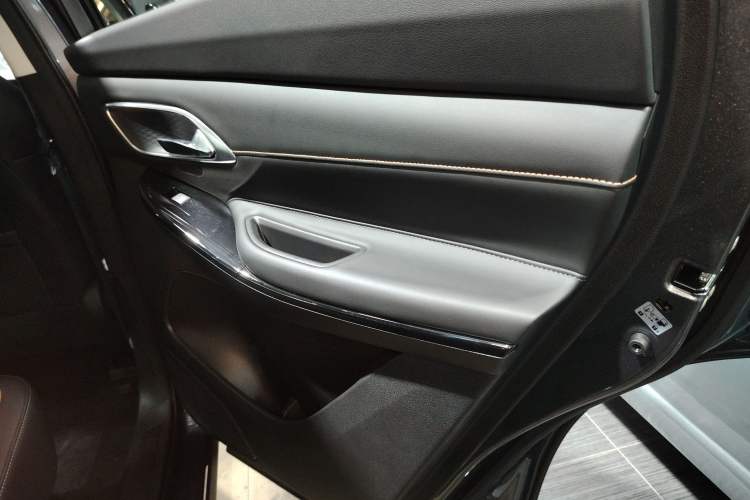 Used CHANGAN X7 PLUS 2024 1.5T Automatic Luxury 7-Seater Right Rear Door Interior
