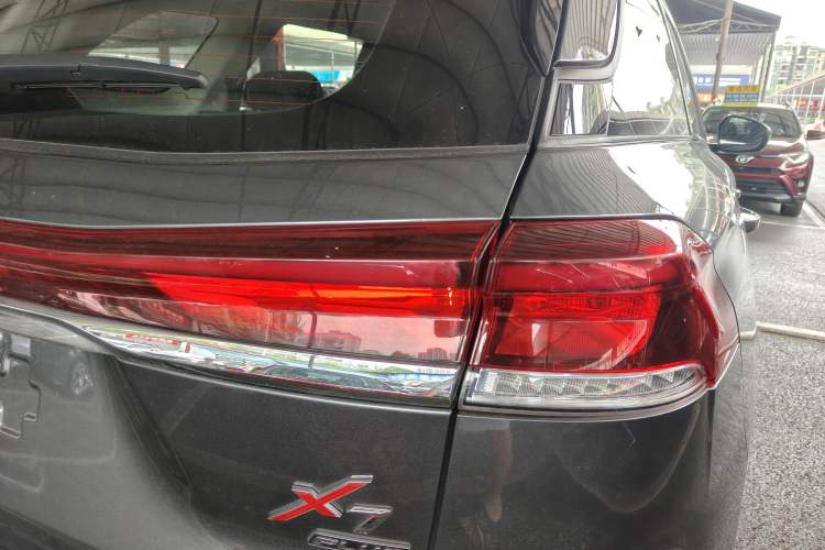Used CHANGAN X7 PLUS 2024 1.5T Automatic Smart Enjoyment 5-Seater Right Rear Taillight
