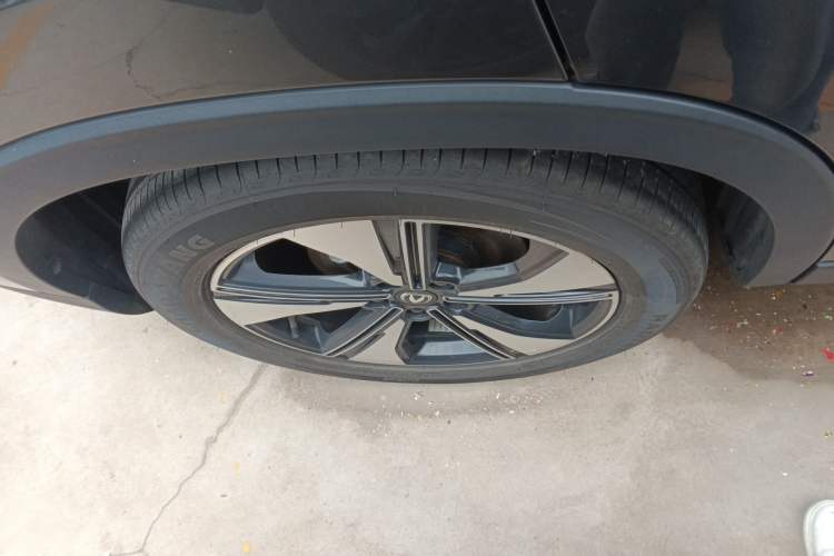 Used CHANGAN X7 PLUS 2024 1.5T Automatic Luxury 7-Seater Right Rear Wheel Hub