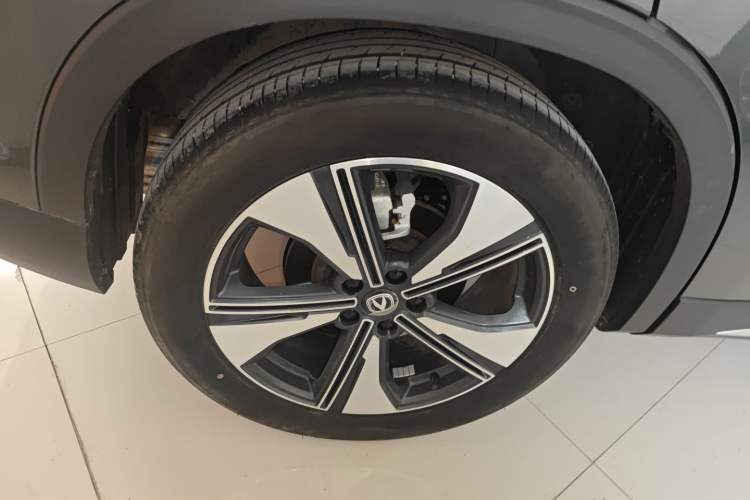 Used CHANGAN X7 PLUS 2024 1.5T Automatic Luxury 7-Seater Right Rear Wheel Hub