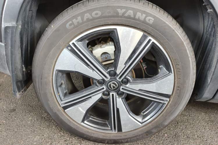 Used CHANGAN X7 PLUS 2024 1.5T Automatic Smart Enjoyment 5-Seater Right Rear Wheel Hub
