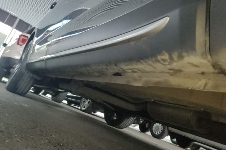 Used CHANGAN X7 PLUS 2024 1.5T Automatic Luxury 7-Seater Right Side Sill