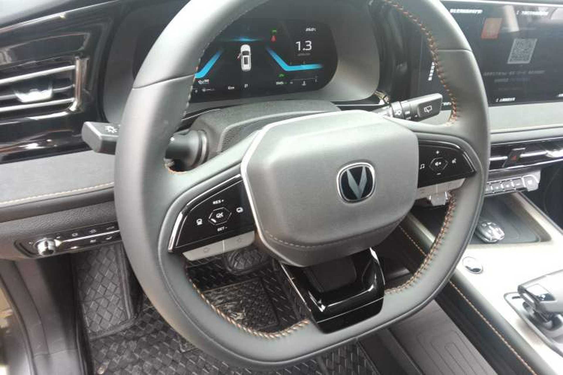 Used CHANGAN X7 PLUS 2024 1.5T Automatic Luxury 7-Seater Steering Wheel
