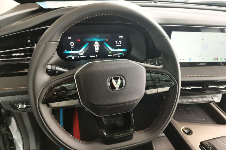 Used CHANGAN X7 PLUS 2024 1.5T Automatic Luxury 7-Seater Steering Wheel