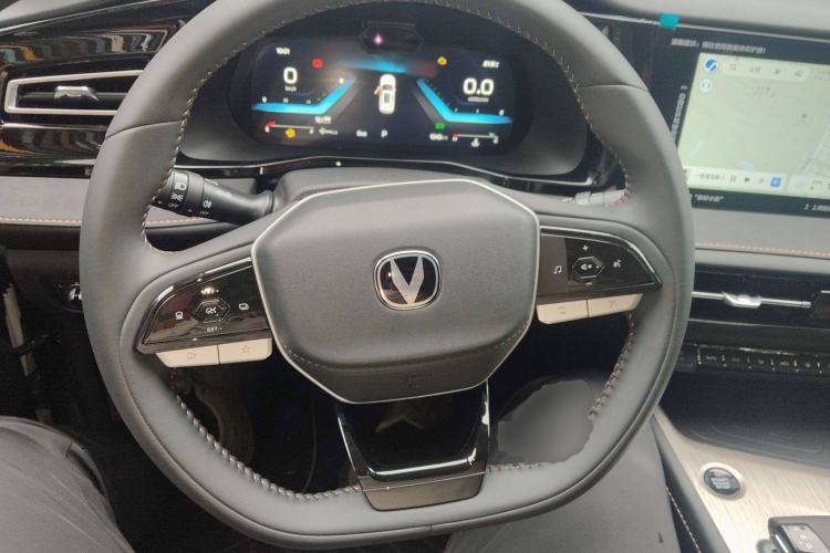 Used CHANGAN X7 PLUS 2024 1.5T Automatic Luxury 7-Seater Steering Wheel