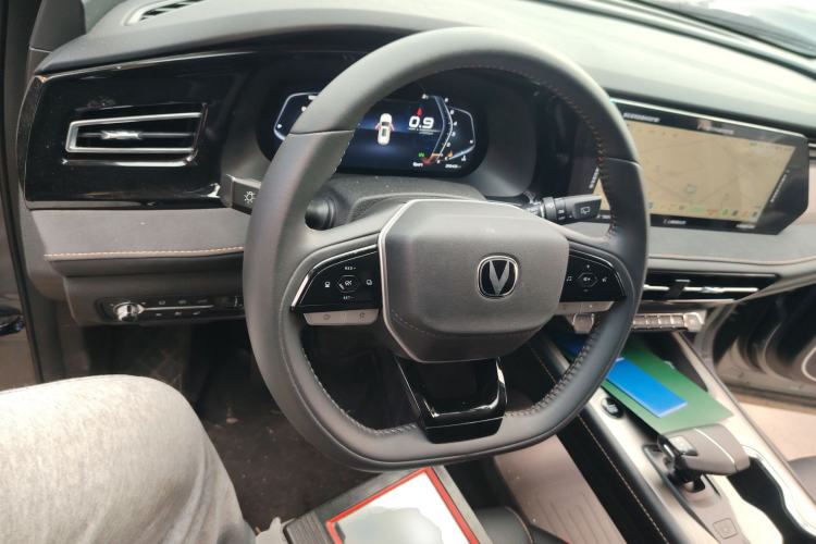 Used CHANGAN X7 PLUS 2024 1.5T Automatic Luxury 7-Seater Steering Wheel