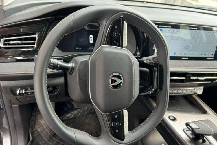 Used CHANGAN X7 PLUS 2024 1.5T Automatic Luxury 7-Seater Steering Wheel