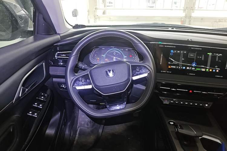 Used CHANGAN X7 PLUS 2024 1.5T Automatic Prestige 7-Seater Steering Wheel