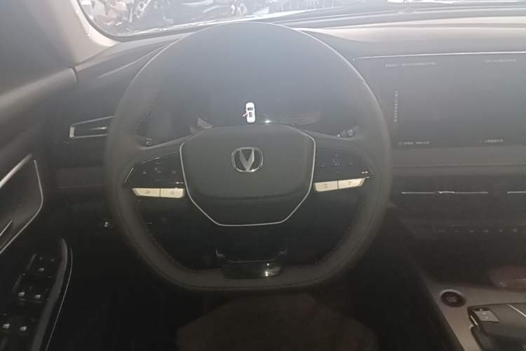 Used CHANGAN X7 PLUS 2024 1.5T Automatic Prestige 7-Seater Steering Wheel